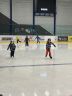 Prváci na kurze korčuľovania